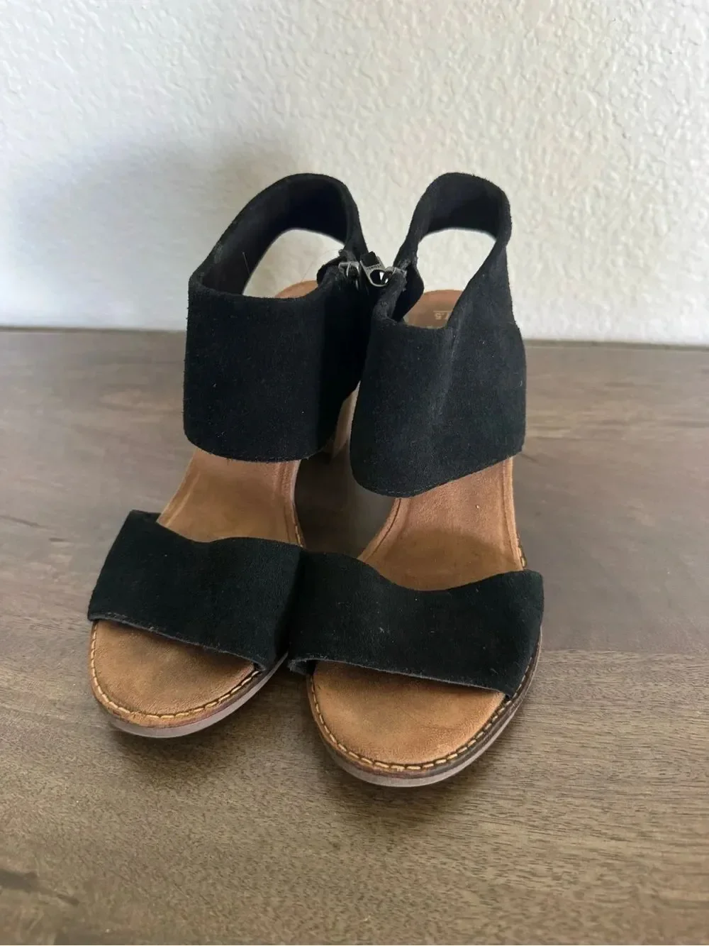 TOMS Black Suede Leather Block Heels Sandals 7.5